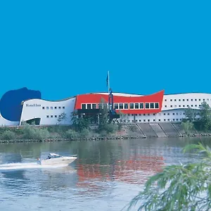 Hotel Rotel, Pasawa